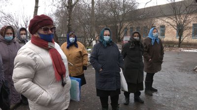 Відмовляються від ліків, погрожують отруєнням: У Вертіївці люди з будинку для літніх проти переїзду Відмовляються від ліків, погрожують отруєнням: У Вертіївці люди з будинку для літніх проти переїзду