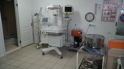 Тисяча дітей за майже два роки. У Нікополі на Дніпропетровщині показали, як працює акушерське відділення