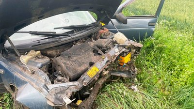 Автівка на місці ДТП в Чернігівському районі 16 червня 2024 року