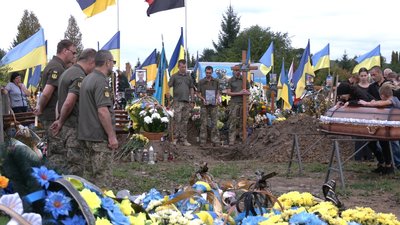 В Івано-Франківську поховали загиблого воїна, батька п’ятьох дітей Павла Брикіна В Івано-Франківську поховали загиблого воїна, батька п’ятьох дітей Павла Брикіна