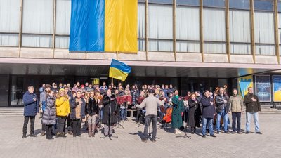 Дніпропетровщина приєдналася до всеукраїнського мистецького марафону "Вільне небо/Free Sky" Дніпропетровщина приєдналася до всеукраїнського мистецького марафону "Вільне небо/Free Sky"