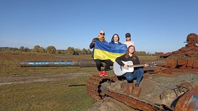 15-річна Діана Первакова з Чернігівщини посіла перше місце на міжнародному конкурсі в США 15-річна Діана Первакова з Чернігівщини посіла перше місце на міжнародному конкурсі в США