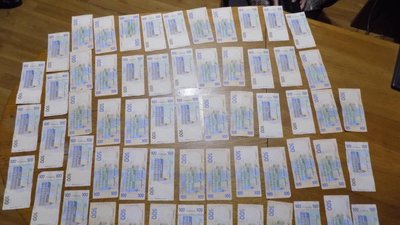 12-річна дівчина вкрала в жительки Хустщини гаманець, де були понад 46 тисяч гривень 12-річна дівчина вкрала в жительки Хустщини гаманець, де були понад 46 тисяч гривень