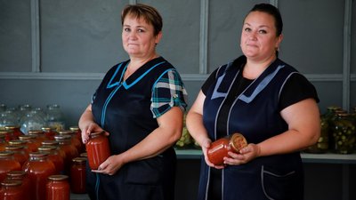 "Сади Перемоги". У Новопокровській громаді Дніпропетровщини вирощують овочі й роблять консерви "Сади Перемоги". У Новопокровській громаді Дніпропетровщини вирощують овочі й роблять консерви