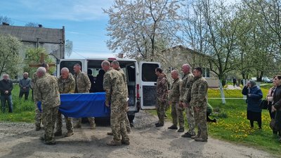 На Тернопільщині попрощалися із загиблим військовослужбовцем Русланом Почигайлом