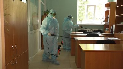 У Чернігові старшокласники пішли на дистанційне навчання: у школі на COVID-19 захворіли вчителі
