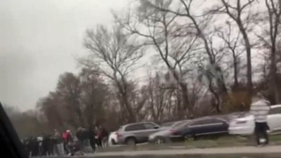 Хотіли влаштувати автоперегони: біля Тернополя ускладнили рух транспорту
