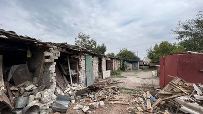 Військові РФ продовжують обстрілювати цивільні об'єкти на Херсонщині