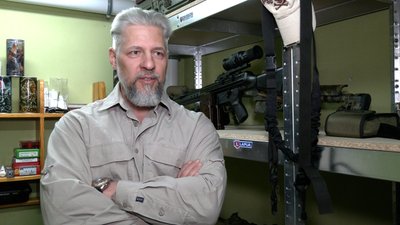 Снайпер та корегувальниця вогню: як родина зі Славутича боронила рідне місто Снайпер та корегувальниця вогню: як родина зі Славутича боронила рідне місто