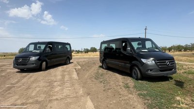 "Хто бідніший — йде пішки": для підвозу селян громаді на Миколаївщині передали мікроавтобуси "Хто бідніший — йде пішки": для підвозу селян громаді на Миколаївщині передали мікроавтобуси