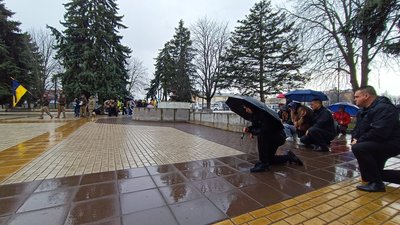 На Кіровоградщині попрощалися з чотирма захисниками На Кіровоградщині попрощалися з чотирма захисниками