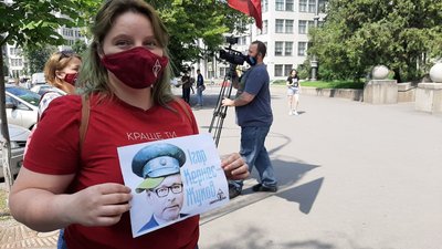 У Харкові пікетують суд через справу про декомунізацію У Харкові пікетують суд через справу про декомунізацію