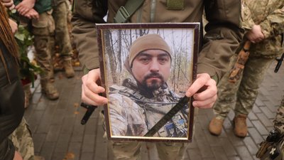 В Охтирці поховали військовослужбовців Олега Стрижака та Андрія Цвика В Охтирці поховали військовослужбовців Олега Стрижака та Андрія Цвика