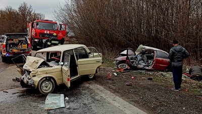 Двоє людей загинули у ДТП на Хмельниччині