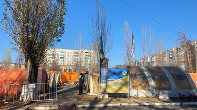 Мобільний госпіталь на Херсонщині: хворих на коронавірус стало менше Мобільний госпіталь на Херсонщині: хворих на коронавірус стало менше