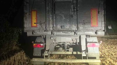 На Вінниччині поліція затримала вантажівку із львівським сміттям На Вінниччині поліція затримала вантажівку із львівським сміттям