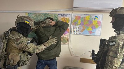 Лісничий з Балаклії допомагав окупантам укріплювати позиції українською деревиною — ДБР