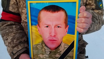 На Сумщині поховали Олександра Мірошніченка та Ігоря Коломійця На Сумщині поховали Олександра Мірошніченка та Ігоря Коломійця