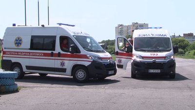 У Полтаві шестеро водіїв "швидких" завершили курс з контраварійної підготовки
