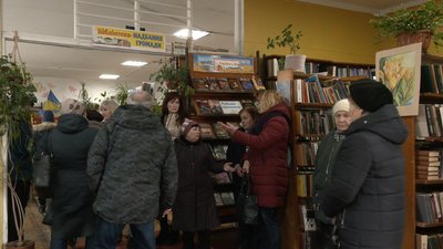 Громада на Черкащині просить не переселяти та не закривати бібліотеку Громада на Черкащині просить не переселяти та не закривати бібліотеку