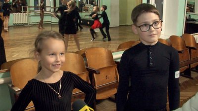 На фото семирічна Єва Бабій і одинадцятирічний Артем Маслянко. 10 листопада 2022 рік. На фото семирічна Єва Бабій і одинадцятирічний Артем Маслянко. 10 листопада 2022 рік.