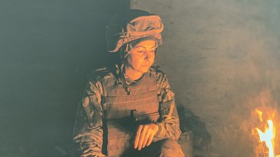 "Небачена Азовсталь". У Києві презентували фотовиставку на честь захисників Маріуполя