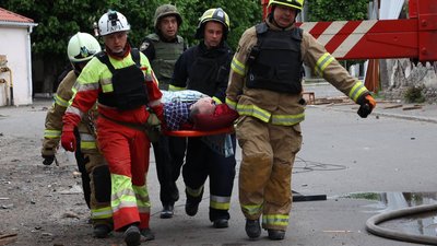 Армія РФ ударила ракетами по Дніпру. Що відбувається на місці подій