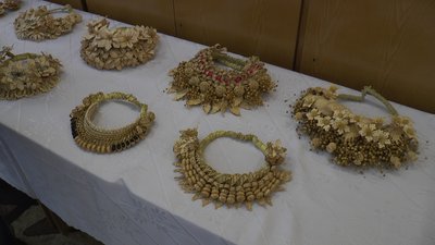 У Франківську відкрили виставку ікон, картини та головних уборів із соломи