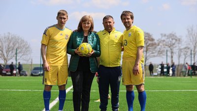 Переможці аукціону отримали свої покупки Переможці аукціону отримали свої покупки