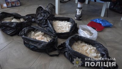 Поліція затримала наркодилерів з найбільшою в історії України партією метадону