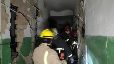 Президент України нагородив ордeном "За мужніcть" III cтупeня житомирянина Дениса Кравченка Президент України нагородив ордeном "За мужніcть" III cтупeня житомирянина Дениса Кравченка