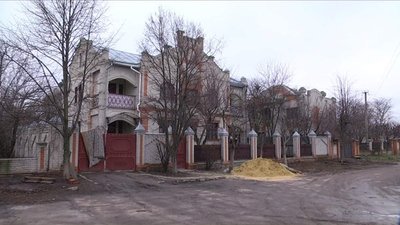 Житло, яке купили для двох дитбудинків сімейного типу на Сумщині, ремонтуватимуть