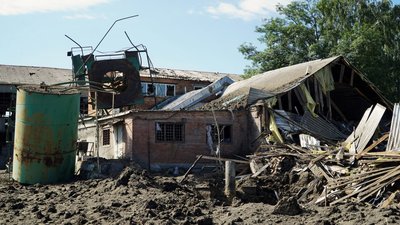 Росіяни вночі 16 червня двічі вдарили по Пісочину під Харковом: фото наслідків Росіяни вночі 16 червня двічі вдарили по Пісочину під Харковом: фото наслідків