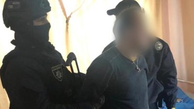 Поліція викрила групу педофілів, які знімали відео розбещення дітей і викладали в інтернет Поліція викрила групу педофілів, які знімали відео розбещення дітей і викладали в інтернет
