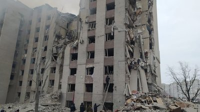 Гуртожиток у Чернігові після авіаудару Гуртожиток у Чернігові після авіаудару