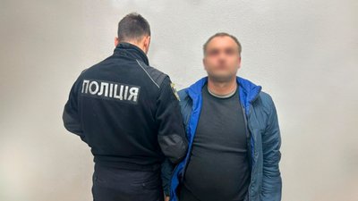 Зарізав сусіда у Чернігові: поліція затримала підозрюваного місцевого жителя