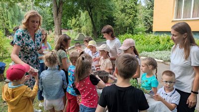 Віртуальні екскурсії англійською, уроки зоології та ліплення з глини: у Луцьку завершилось навчання в літній екошколі Віртуальні екскурсії англійською, уроки зоології та ліплення з глини: у Луцьку завершилось навчання в літній екошколі