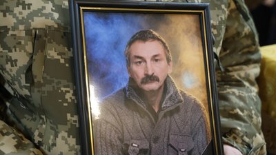 У Луцьку попрощалися з 52-річним військовослужбовцем Юрієм Андрійчуком У Луцьку попрощалися з 52-річним військовослужбовцем Юрієм Андрійчуком