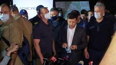 "Дамо 480 мільйонів". Зеленський приїхав на Прикарпаття "Дамо 480 мільйонів". Зеленський приїхав на Прикарпаття