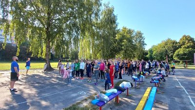 У Луцьку під час річниці ранкової зарядки зібрали У Луцьку під час річниці ранкової зарядки зібрали