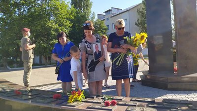 У Миколаєві вшанували загиблих на сході України в 2014 році У Миколаєві вшанували загиблих на сході України в 2014 році