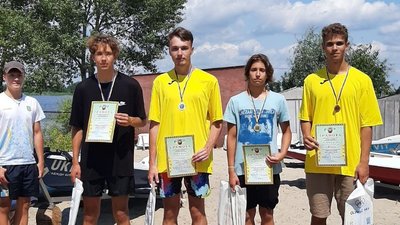 Призерів відзначили олімпійськими сувенірами: у Черкасах відбулися вітрильні перегони Призерів відзначили олімпійськими сувенірами: у Черкасах відбулися вітрильні перегони