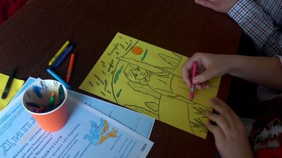 Намалювати світ без війни. Вихованці сумської спеціальної школи займалися на майстер-класі