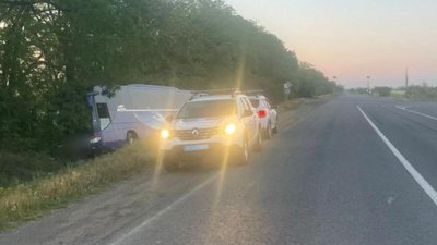 На Одещині рейсовий автобус з'їхав у кювет