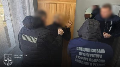 Намагався підкупити посадовця, щоб втекти зі служби: в Ужгороді підозрюють військового