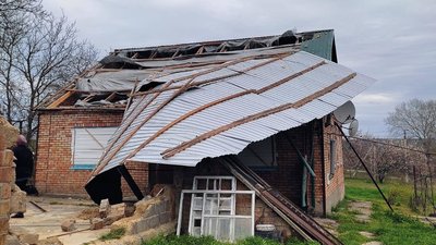 Пошкоджено житловий будинок. Армія РФ обстріляла Нікопольський район Дніпропетровщини Пошкоджено житловий будинок. Армія РФ обстріляла Нікопольський район Дніпропетровщини
