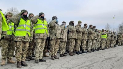 Де вручаються повістки і хто підлягає службі. Пояснення начальника військомату та юриста Де вручаються повістки і хто підлягає службі. Пояснення начальника військомату та юриста