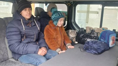 7-річного Стаса з Бахмута разом з сім'єю евакуювали до Чернівців 7-річного Стаса з Бахмута разом з сім'єю евакуювали до Чернівців
