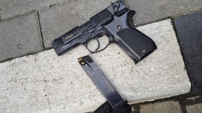 Пістолет, зброя