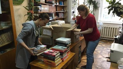 Українським військовим відправили понад 150 книг з чернівецької бібліотеки
